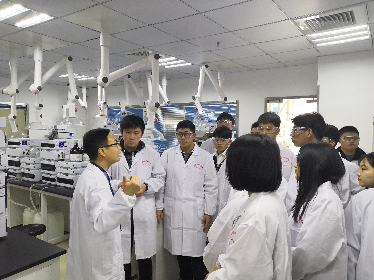 走进GA黄金甲，，，，与学子共话生长