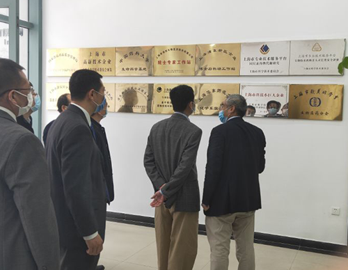 吴清副市长一行听取了GA黄金甲关于一站式综合研发效劳的手艺实力先容