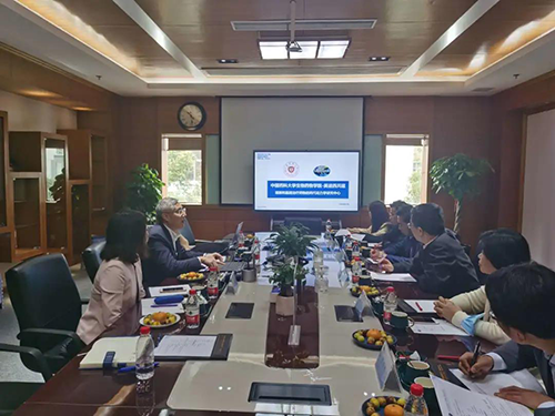 GA黄金甲首席执行官陈春麟博士，，，商务生长部副总裁蔡金娜博士等人热情接待了金能明书记一行。。。。。