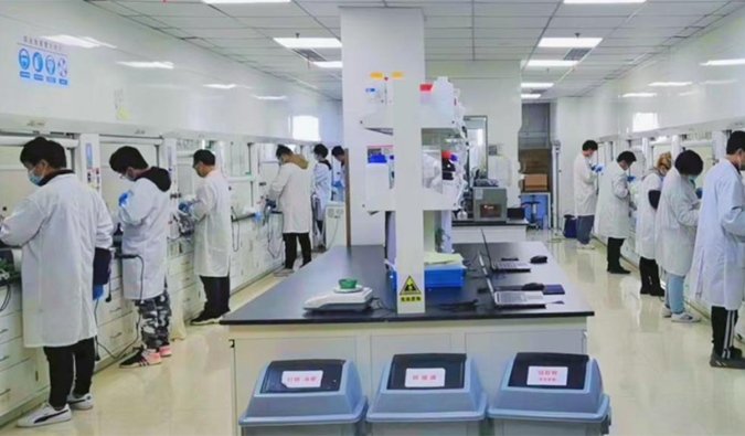 封控未曾歇工，，，，，，，复工更添效能